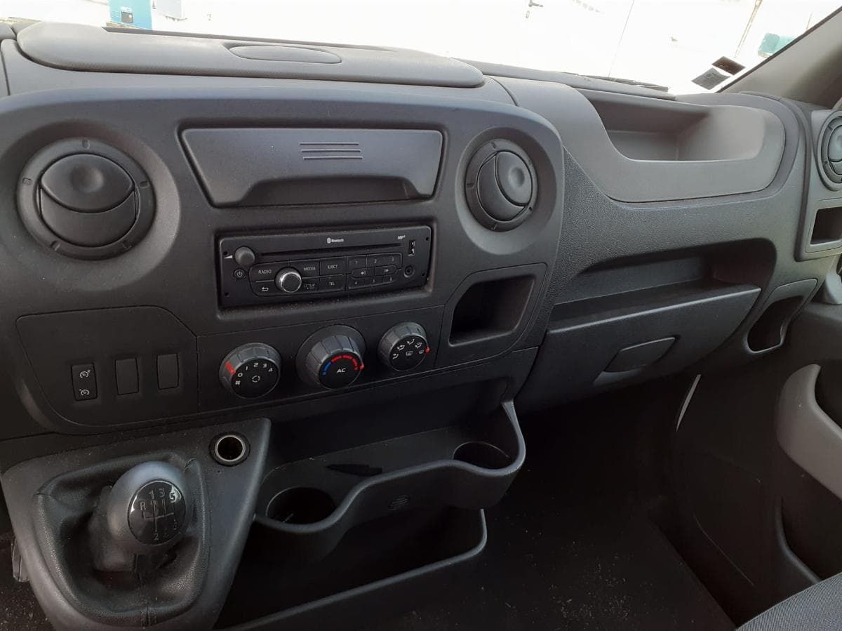 Renault Master 2.3 DCI — imagen 11