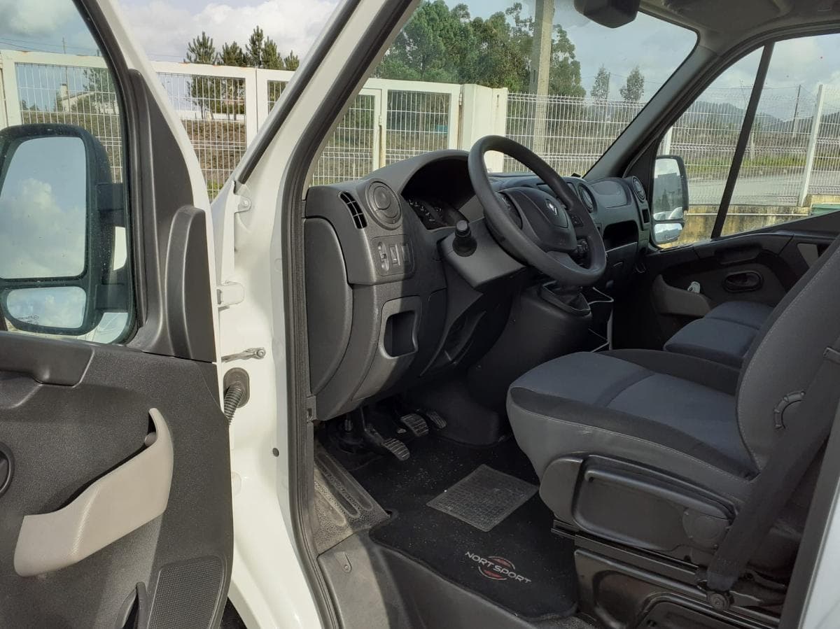Renault Master 2.3 DCI — imagen 7