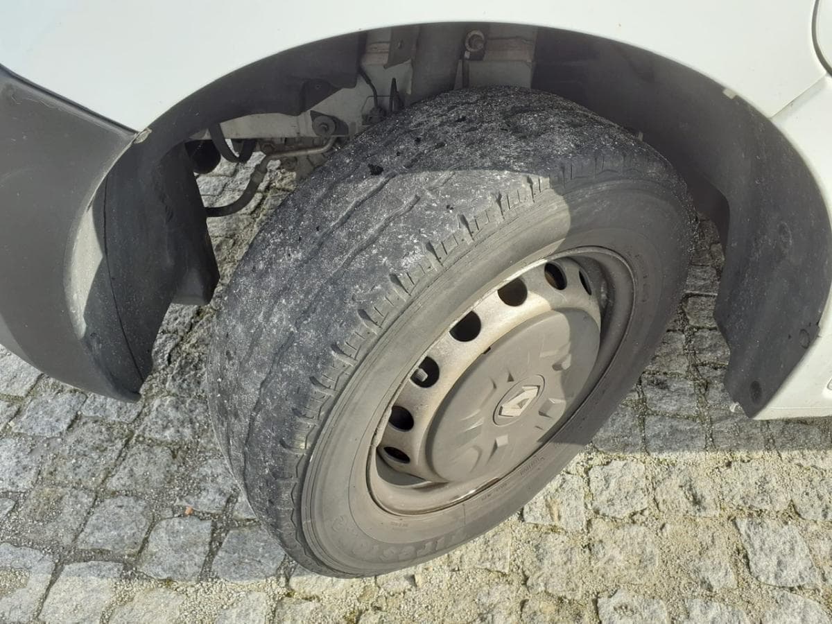 Renault Master 2.3 DCI — imagen 17