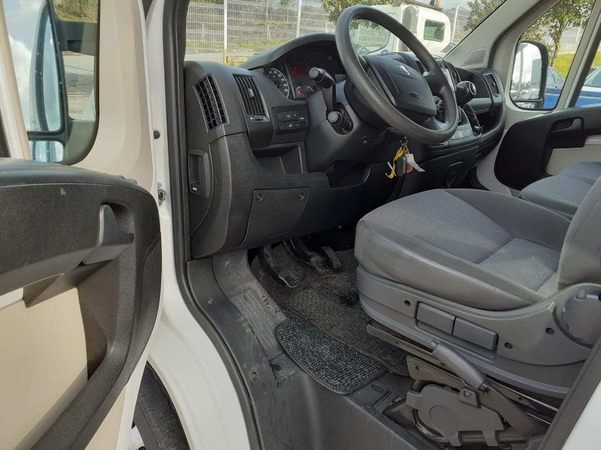 Peugeot Boxer 2.2 HDI · Ano 2011 — image 7