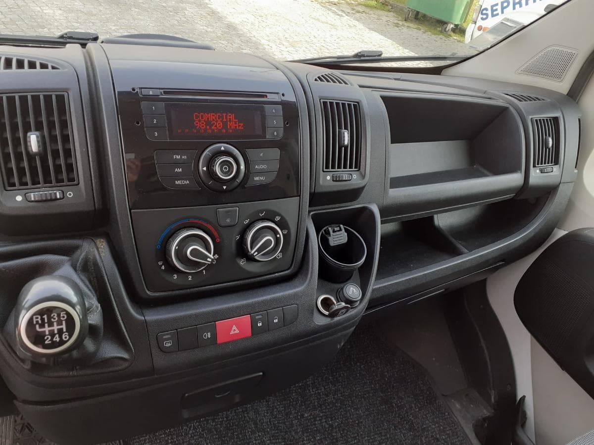 Peugeot Boxer 2.2 HDI · Ano 2011 — image 12