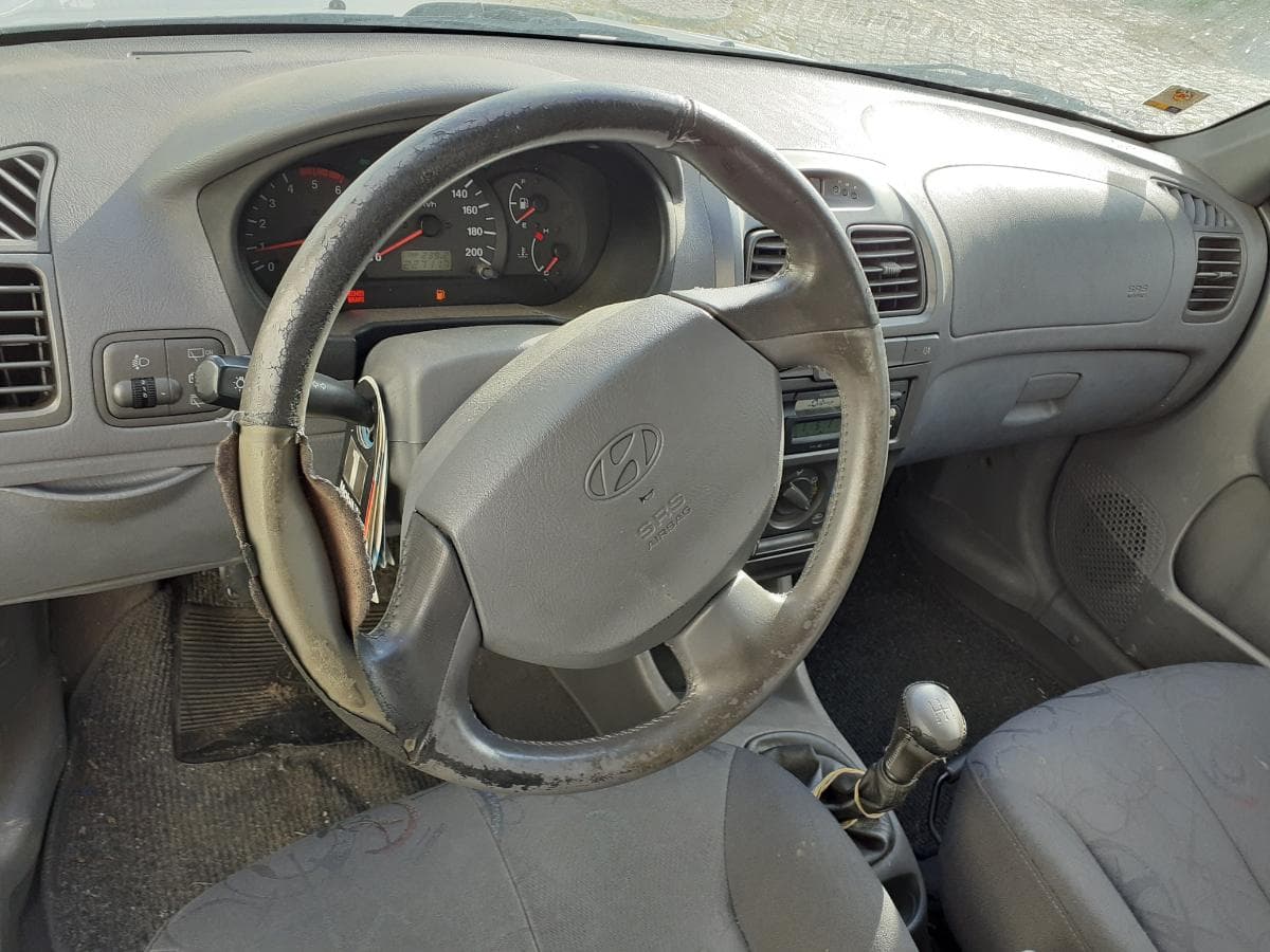 Hyundai Accent — imagem 5
