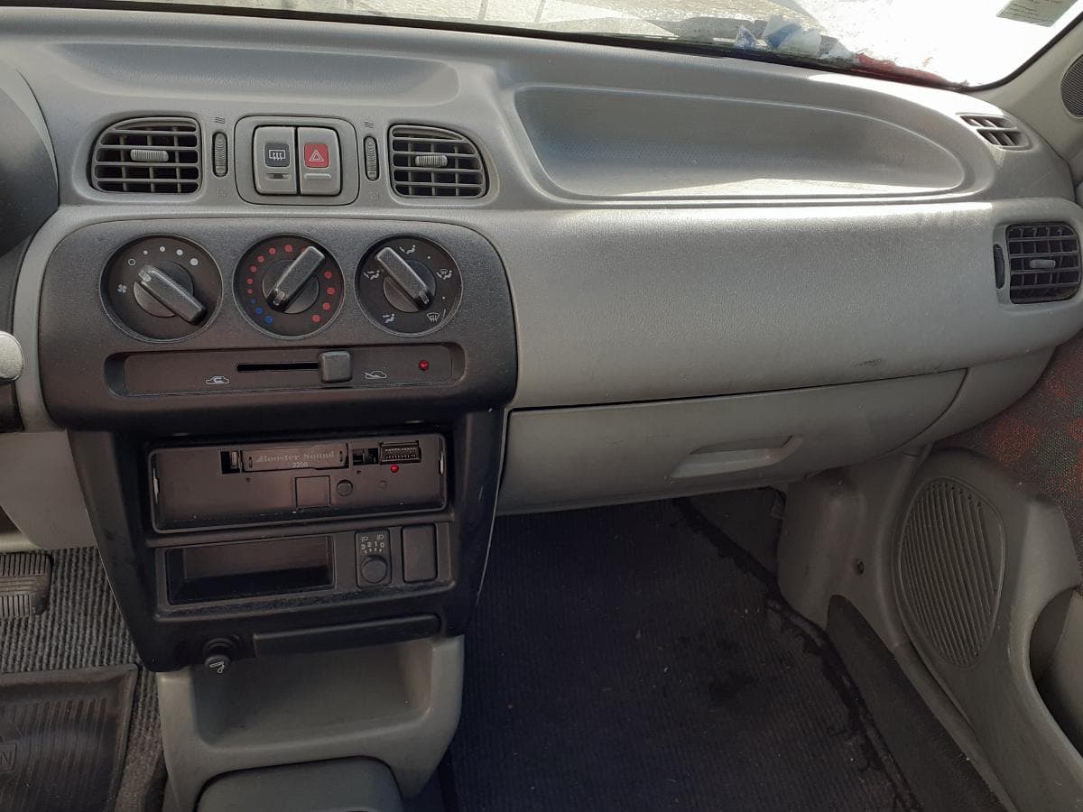 Nissan Micra Van — image 7