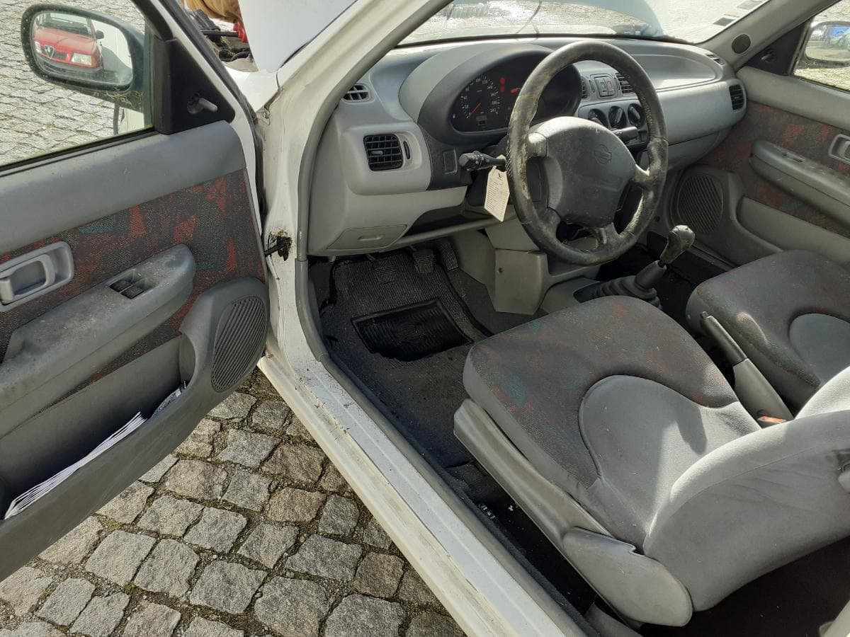 Nissan Micra Van — image 5