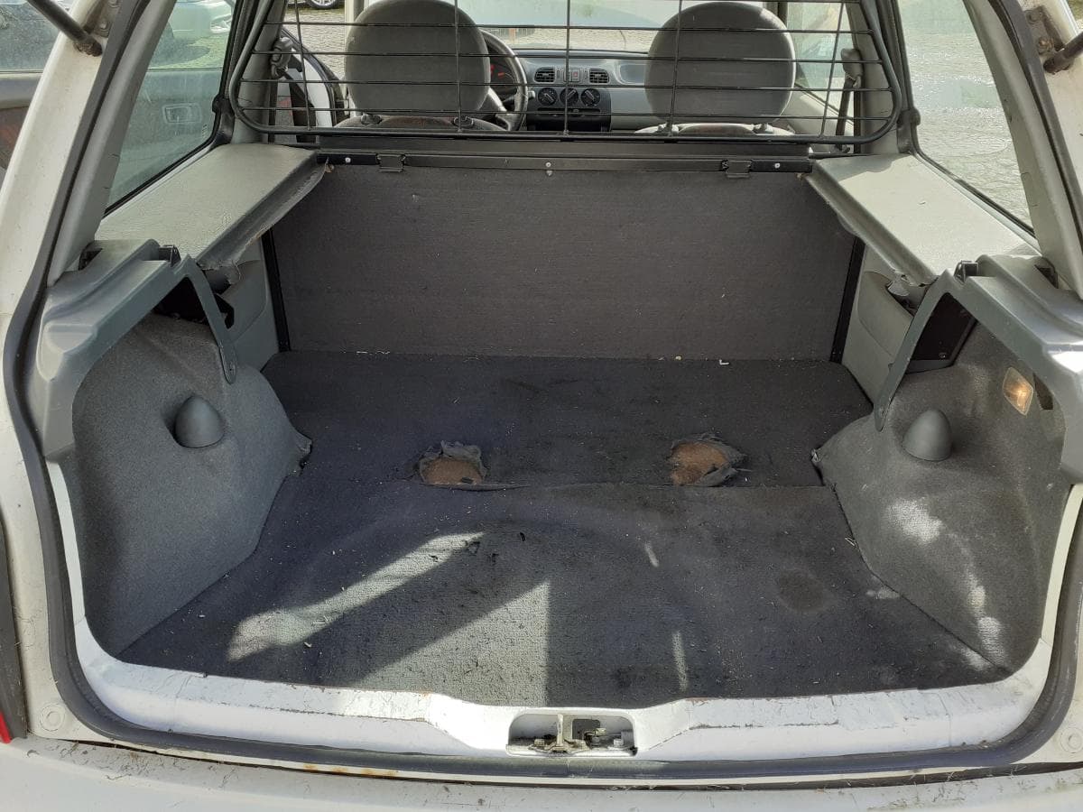 Nissan Micra Van — image 9