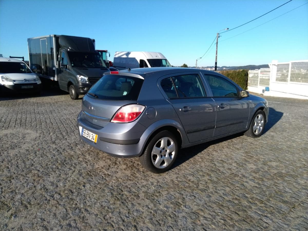 Opel Astra 1.4 · Gasolina — image 4