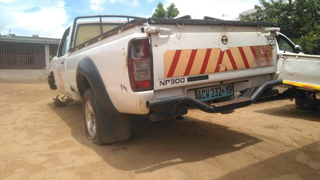 Nissan Hardbody — image 2