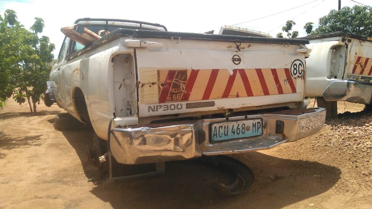 Carcaça Nissan Hardbody — image 1