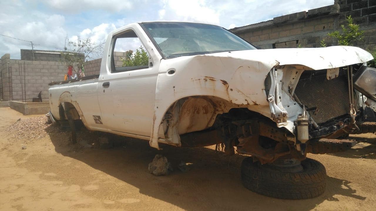 Carcaça- Nissan Harbody — image 1