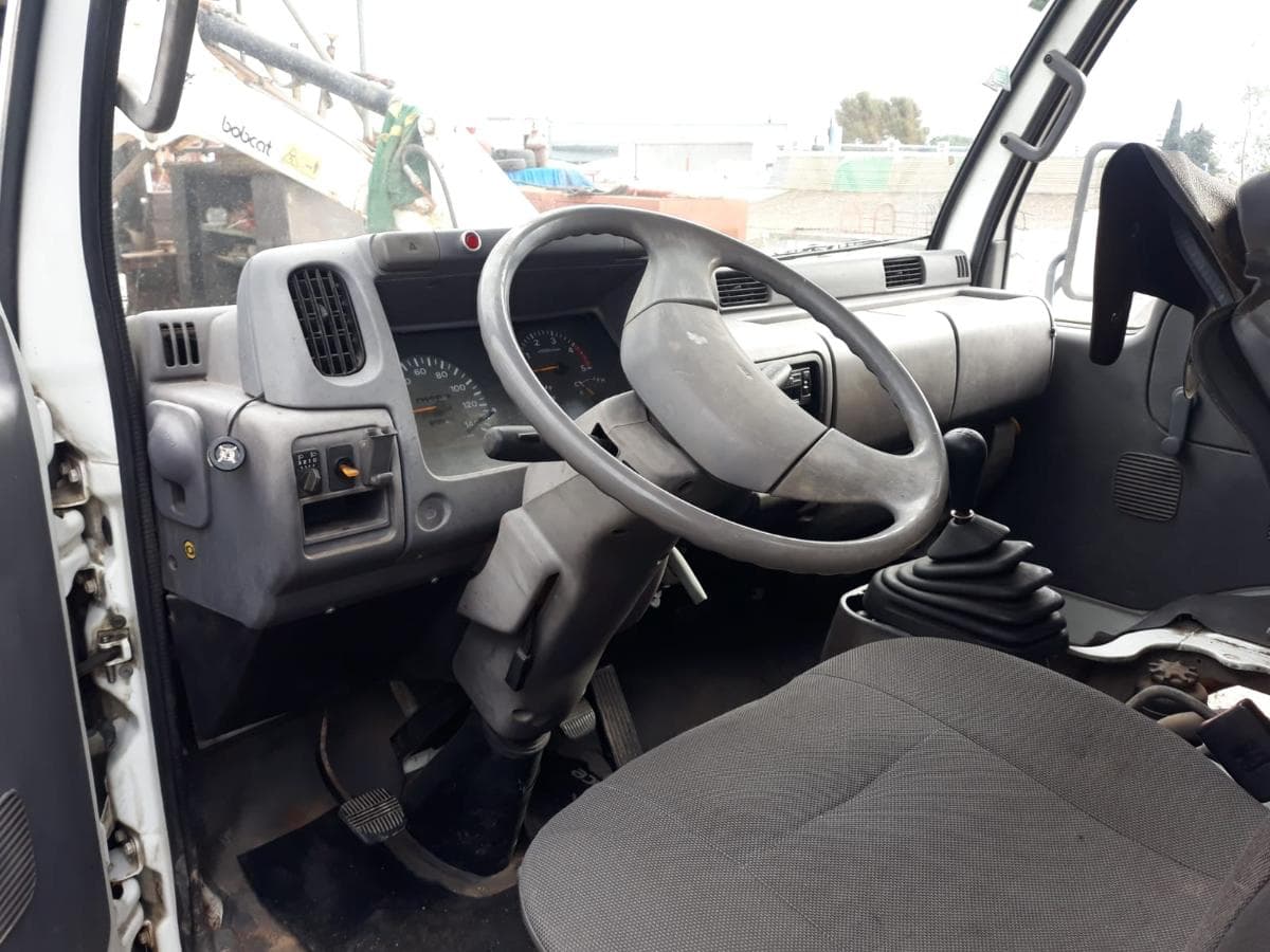 Nissan Cabstar E90 — imagem 6