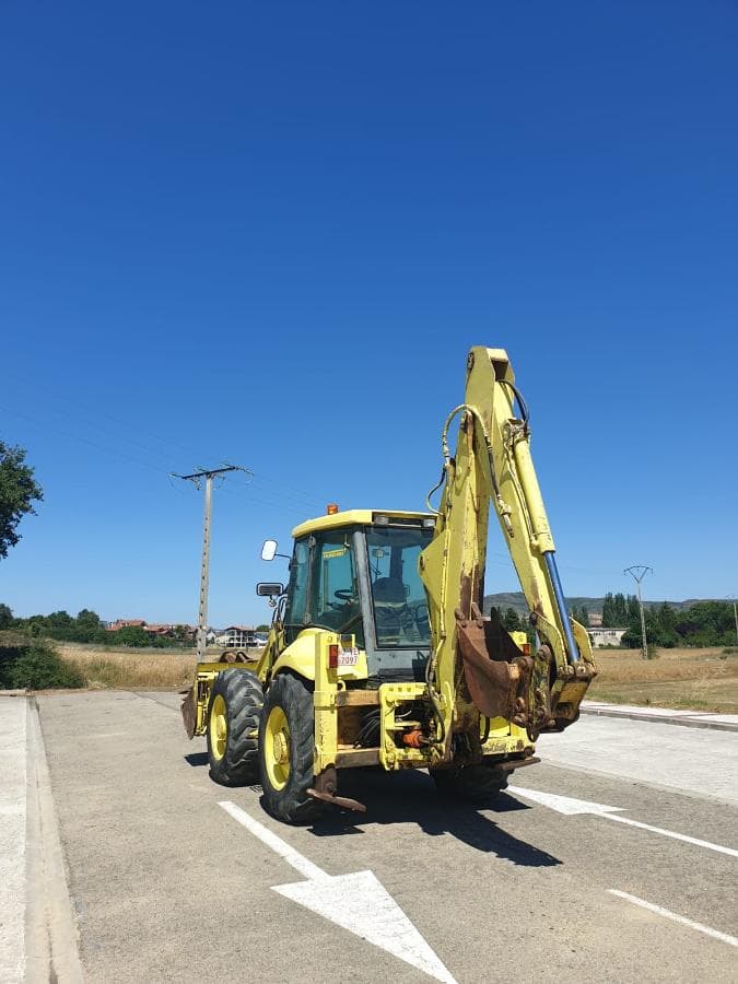 Mixta New Holland LB 115 — imagen 4