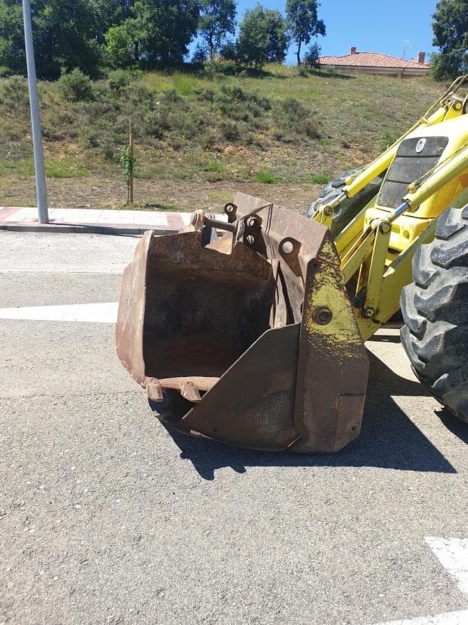 Mixta New Holland LB 115 — imagen 5