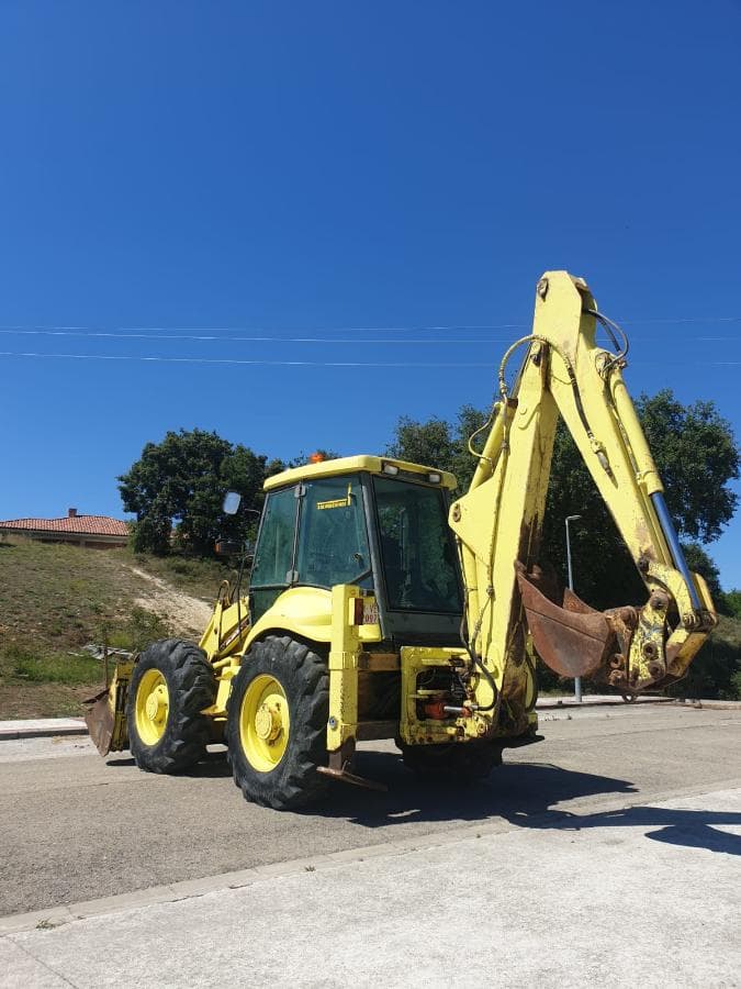 Mixta New Holland LB 115 — imagen 6