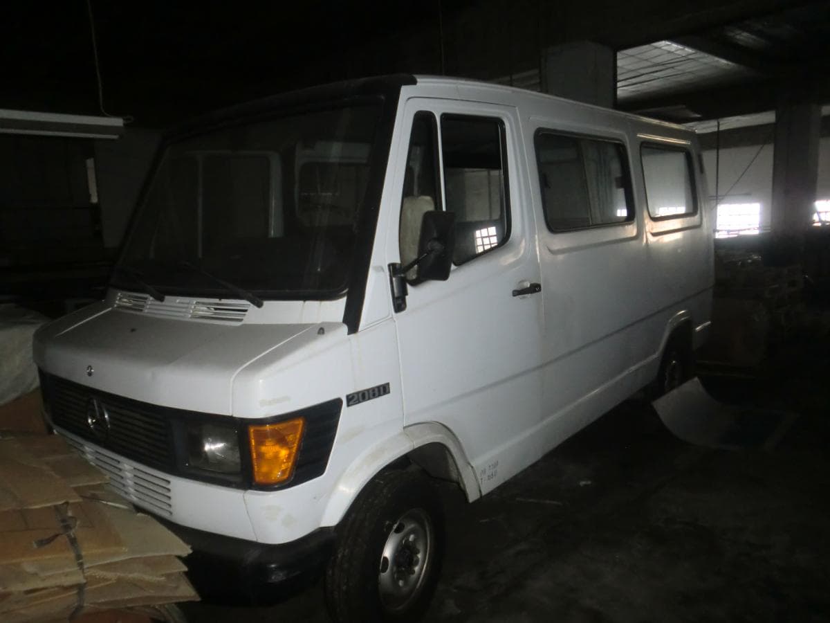 MERCEDES-BENZ 208D — imagem 1