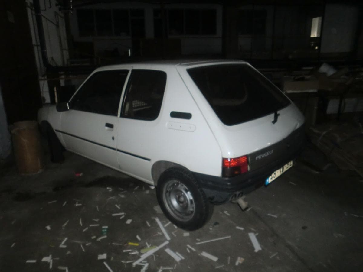 PEUGEOT 205 XAD — imagen 3