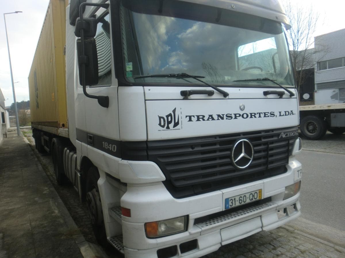 MERCEDES-BENZ ATROS 1840