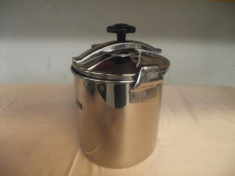 Panela de Pressão Flama ·