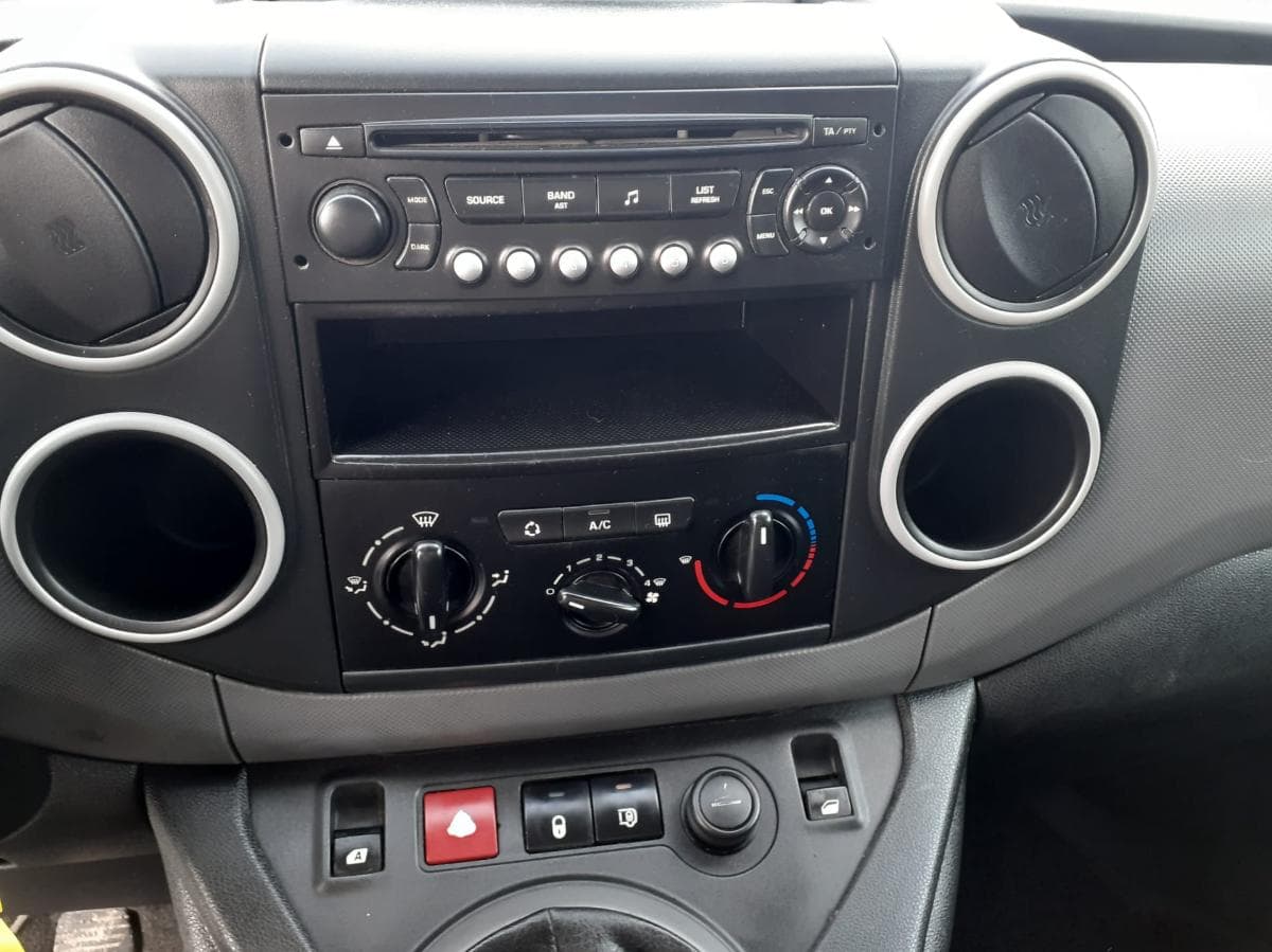 Citroën Berlingo · 3 lugares — imagen 11