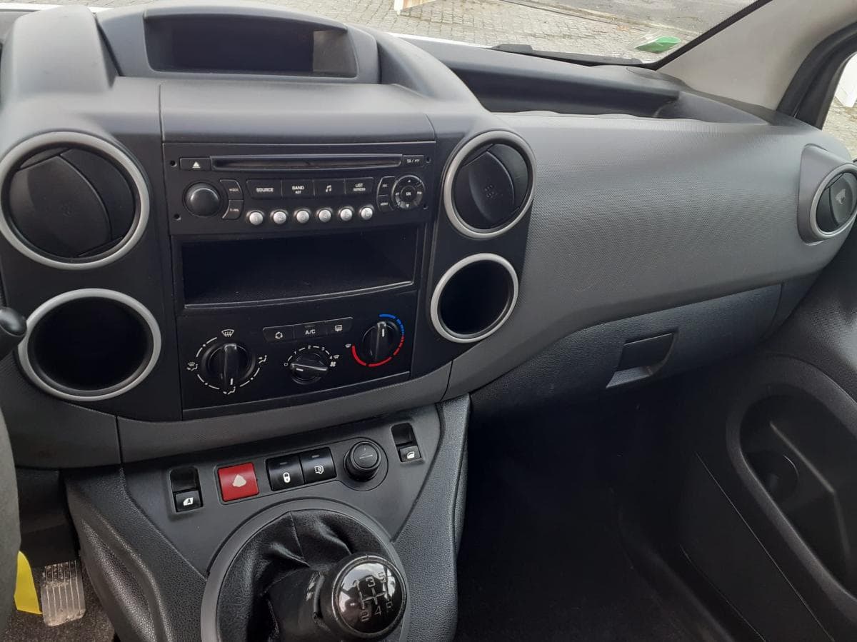 Citroën Berlingo · 3 lugares — imagen 13