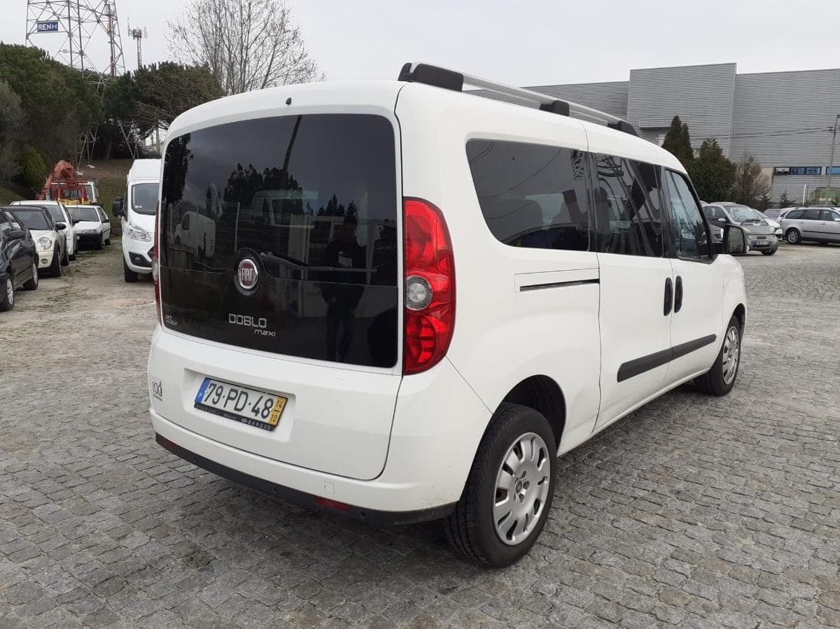 Fiat Doblo Maxi · Ano 2014 — image 6