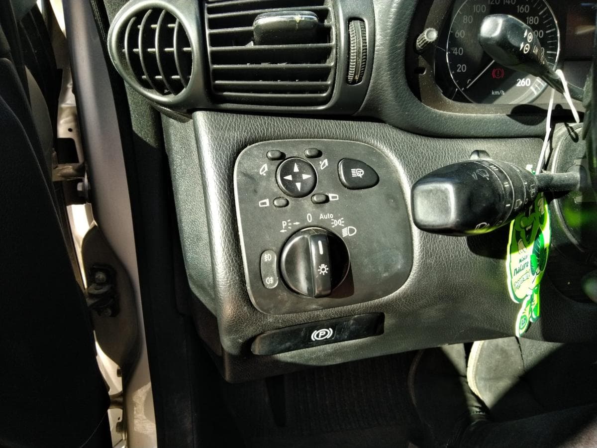 Mercedes-Benz C270 CDI · Ano 2004 — imagen 11