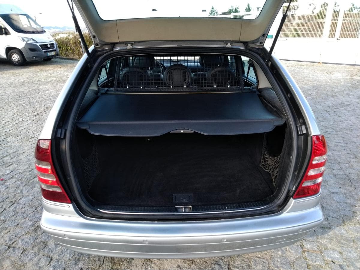 Mercedes-Benz C270 CDI · Ano 2004 — imagen 19