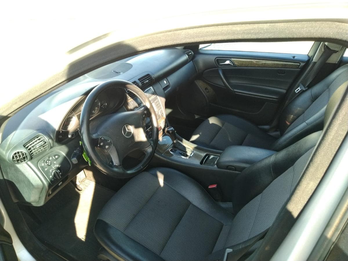 Mercedes-Benz C270 CDI · Ano 2004 — imagen 7