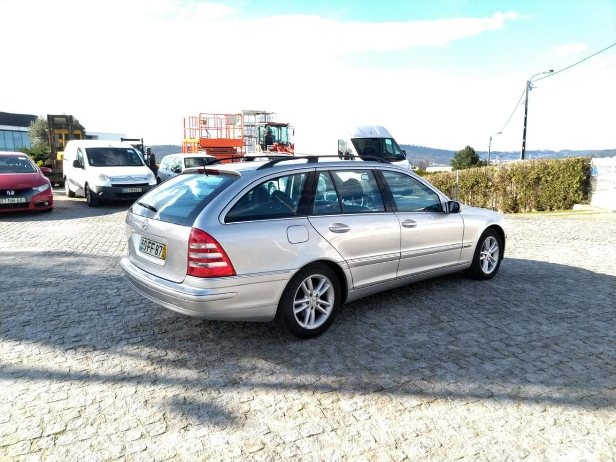 Mercedes-Benz C270 CDI · Ano 2004 — imagen 6