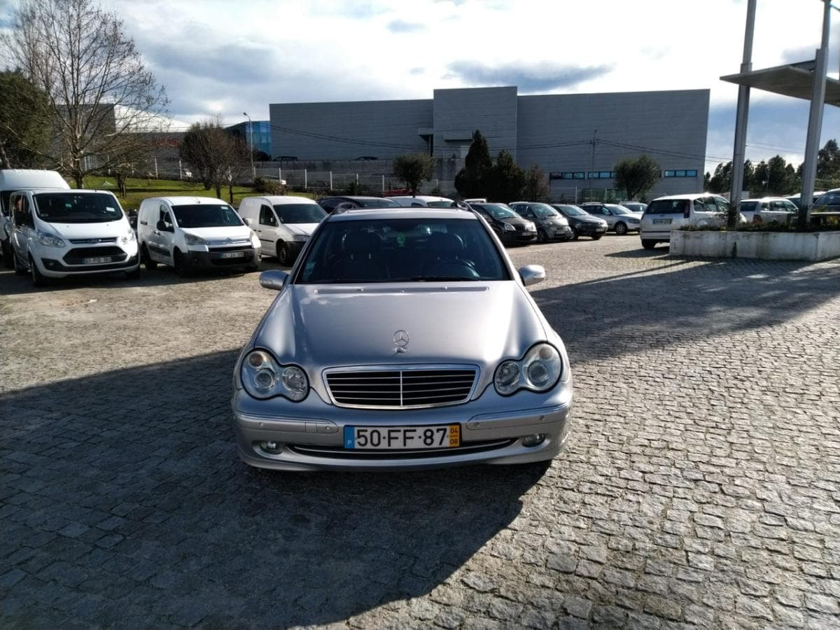 Mercedes-Benz C270 CDI · Ano 2004 — imagen 2