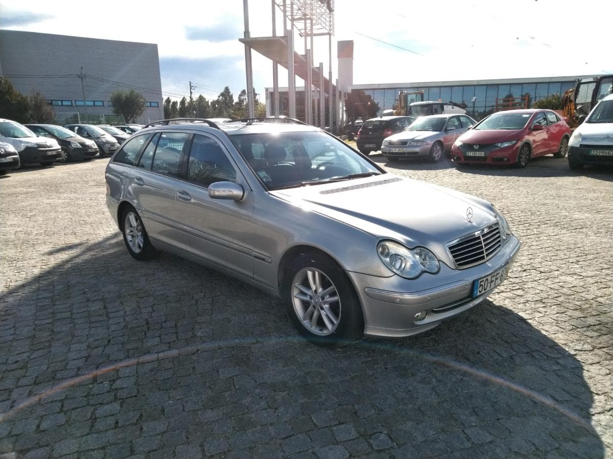 Mercedes-Benz C270 CDI · Ano 2004 — imagen 1