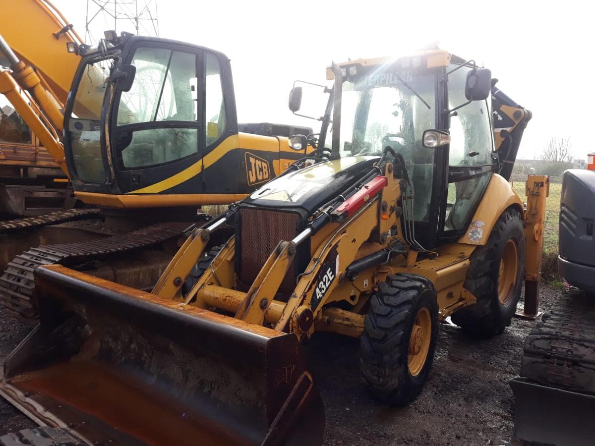 Retroexcavadora Mixta Caterpillar 432E — imagem 1