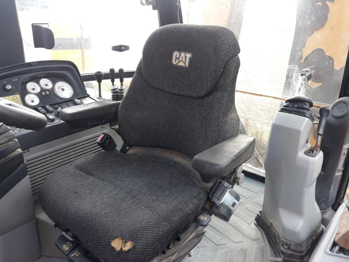 Retroexcavadora Mixta Caterpillar 432E — imagem 10