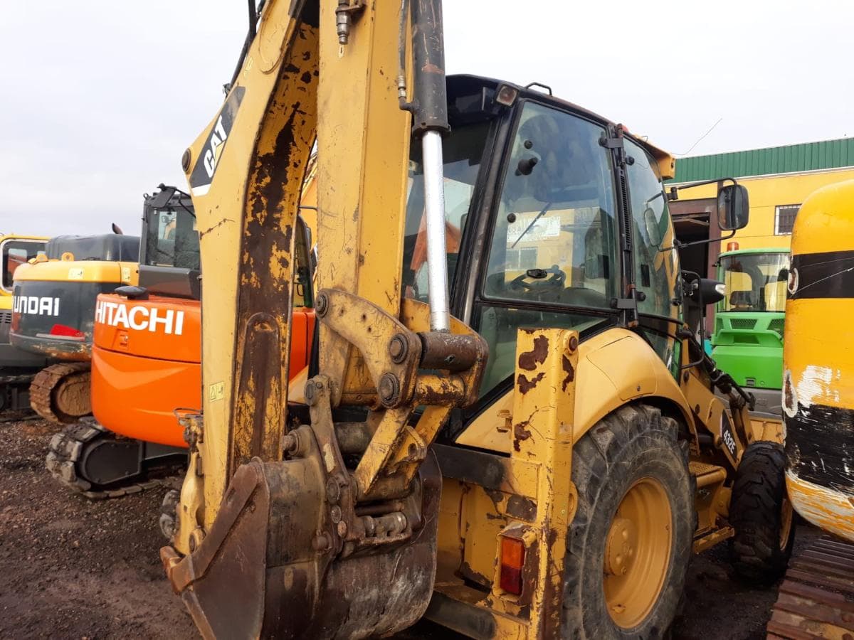 Retroexcavadora Mixta Caterpillar 432E — imagem 3