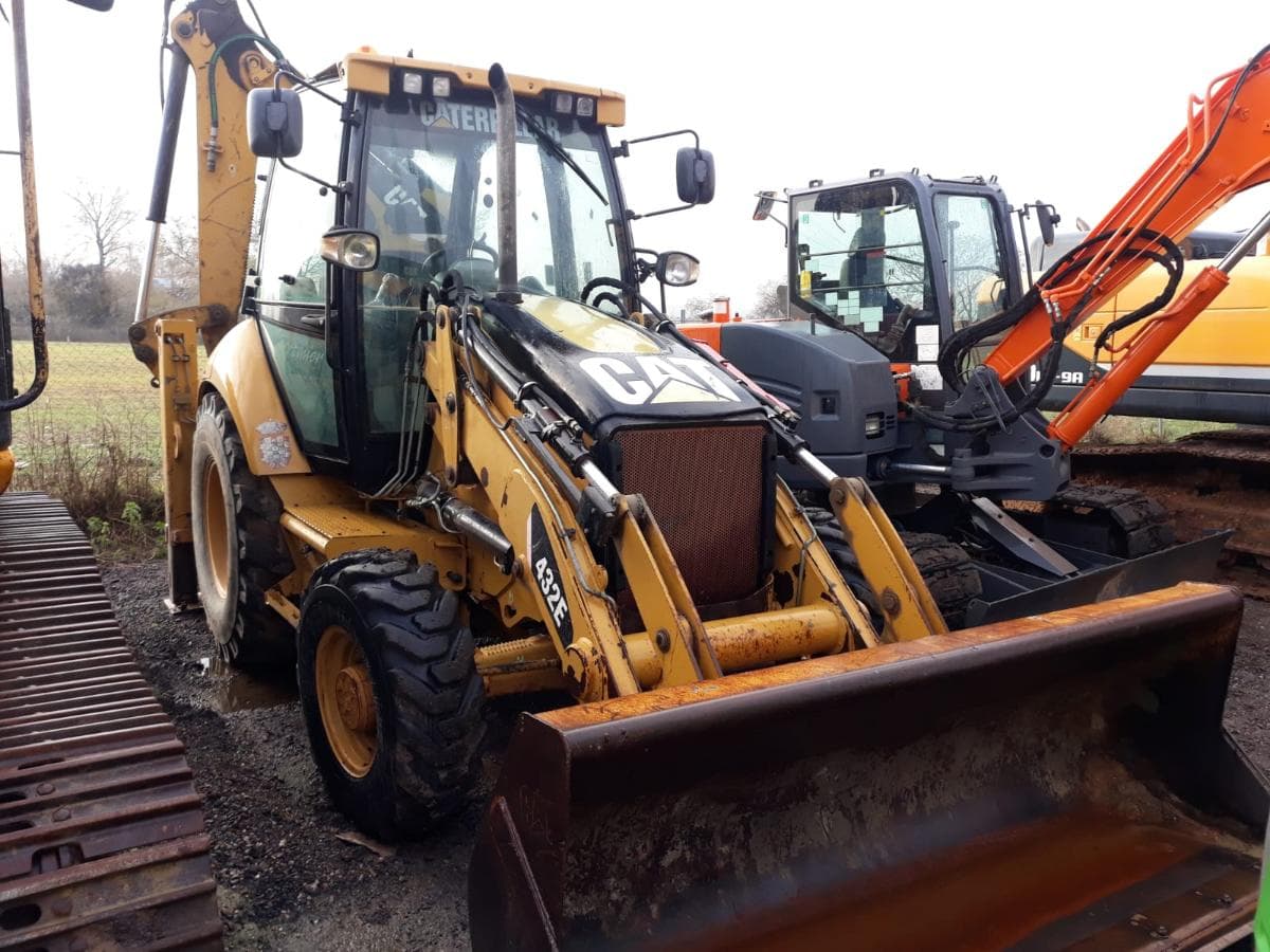 Retroexcavadora Mixta Caterpillar 432E — imagem 2