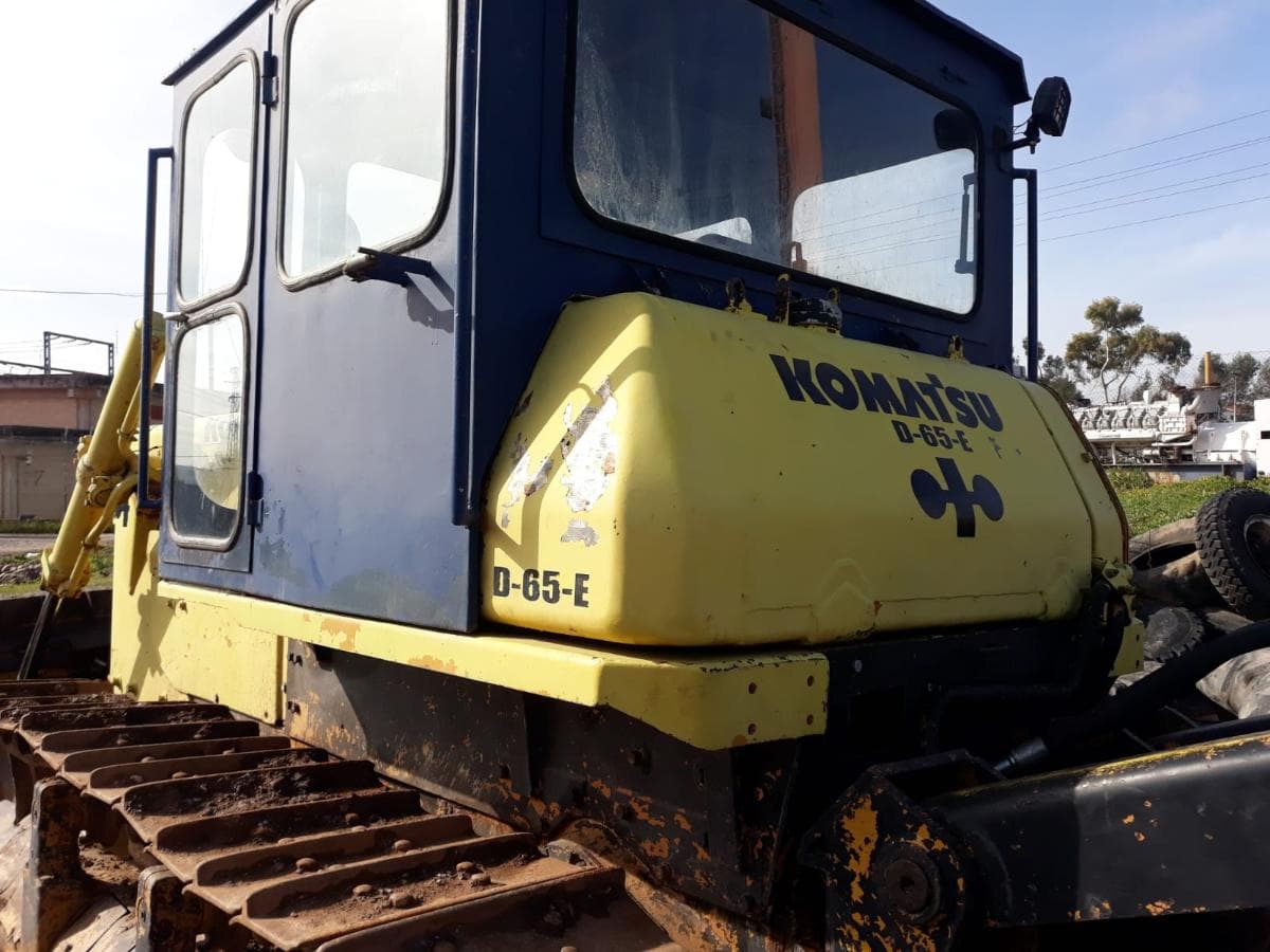 Bulldocer Komatsu D65 — imagem 7