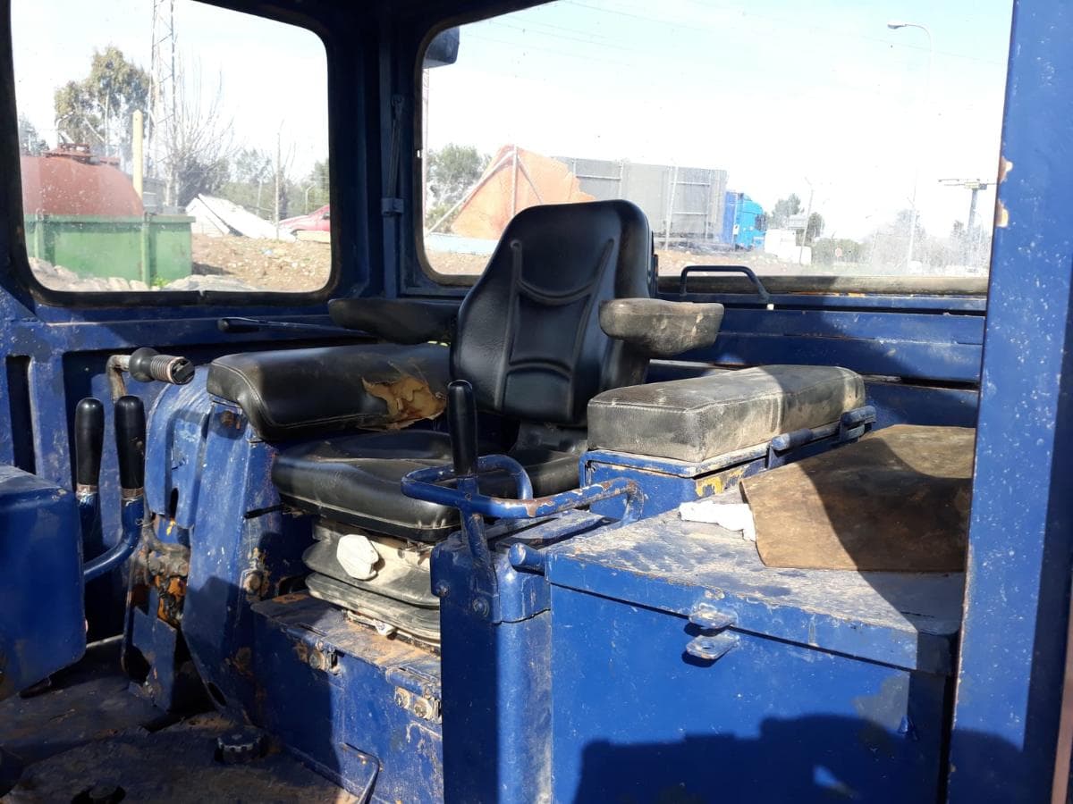 Bulldocer Komatsu D65 — imagem 18