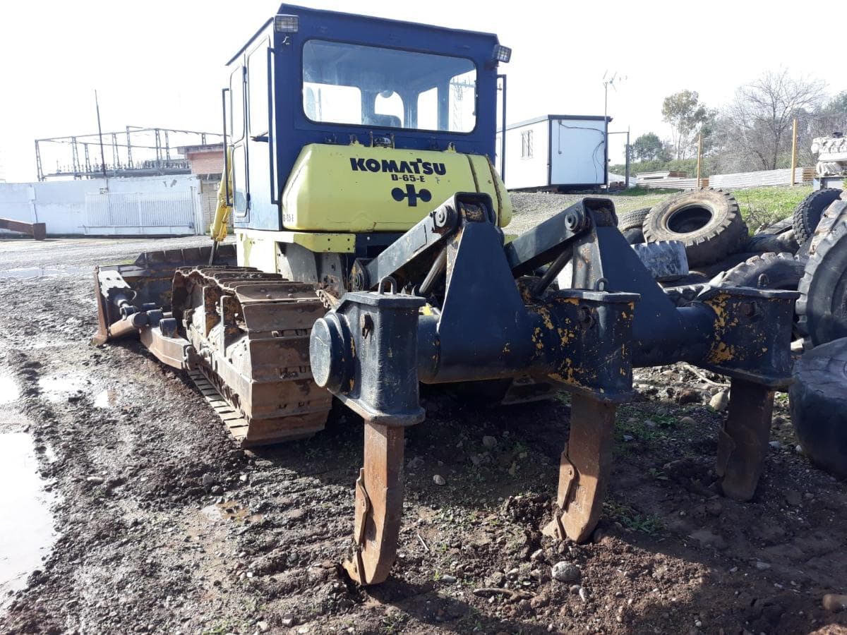 Bulldocer Komatsu D65 — imagem 3