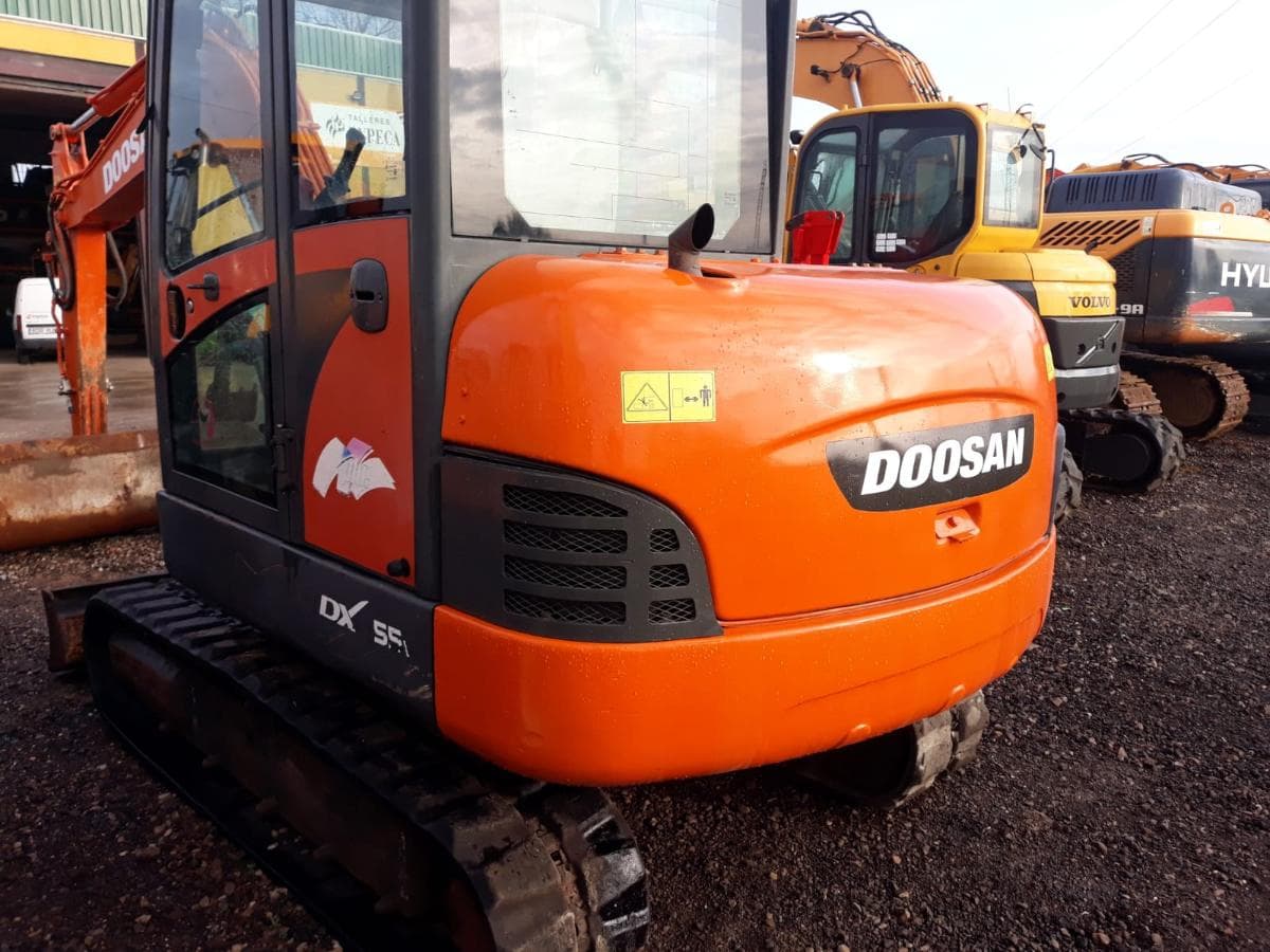 Miniexcavadora Orugas Doosan — imagem 3