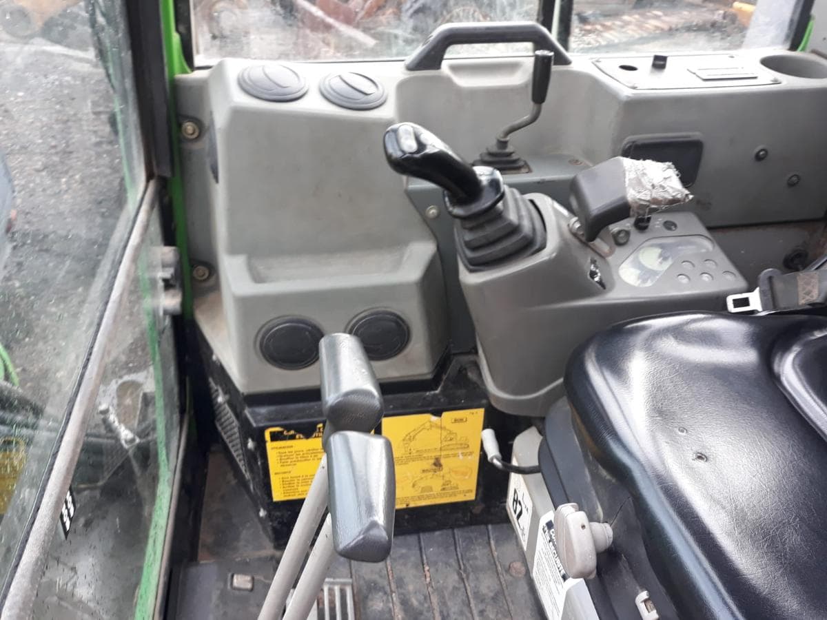 Miniexcavadora Yanmar V1050-U — image 8