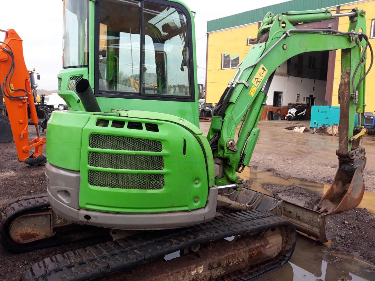 Miniexcavadora Yanmar V1050-U — image 2