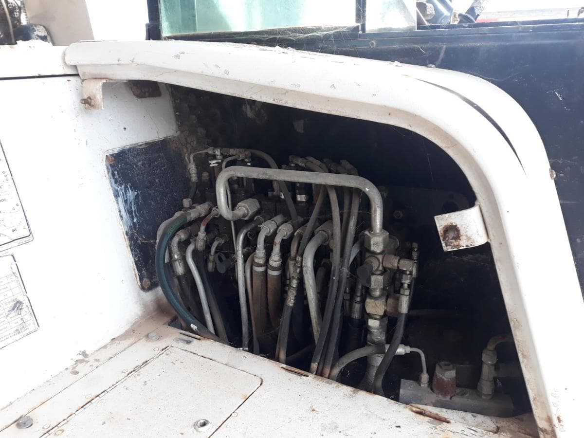Mini giratoria Bobcat X337 5 ton — imagem 6