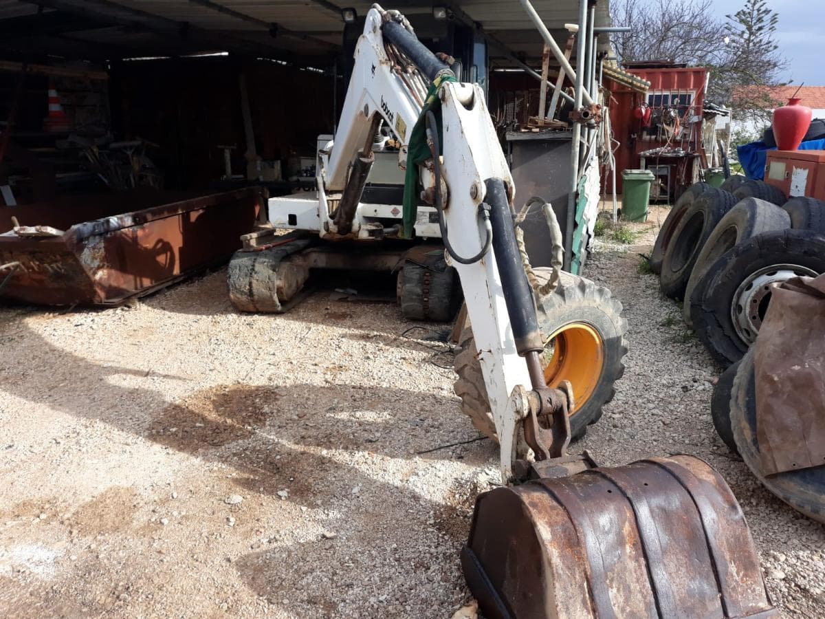 Mini giratoria Bobcat X337 5 ton — imagem 9