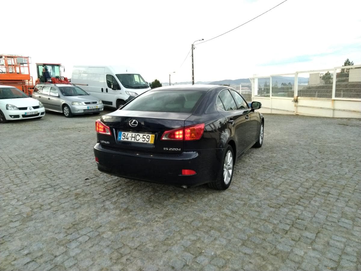 Lexus IS 220D · Ano 2009 — imagem 6