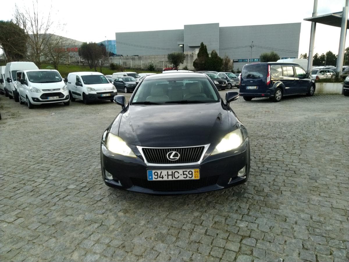 Lexus IS 220D · Ano 2009 — imagem 2