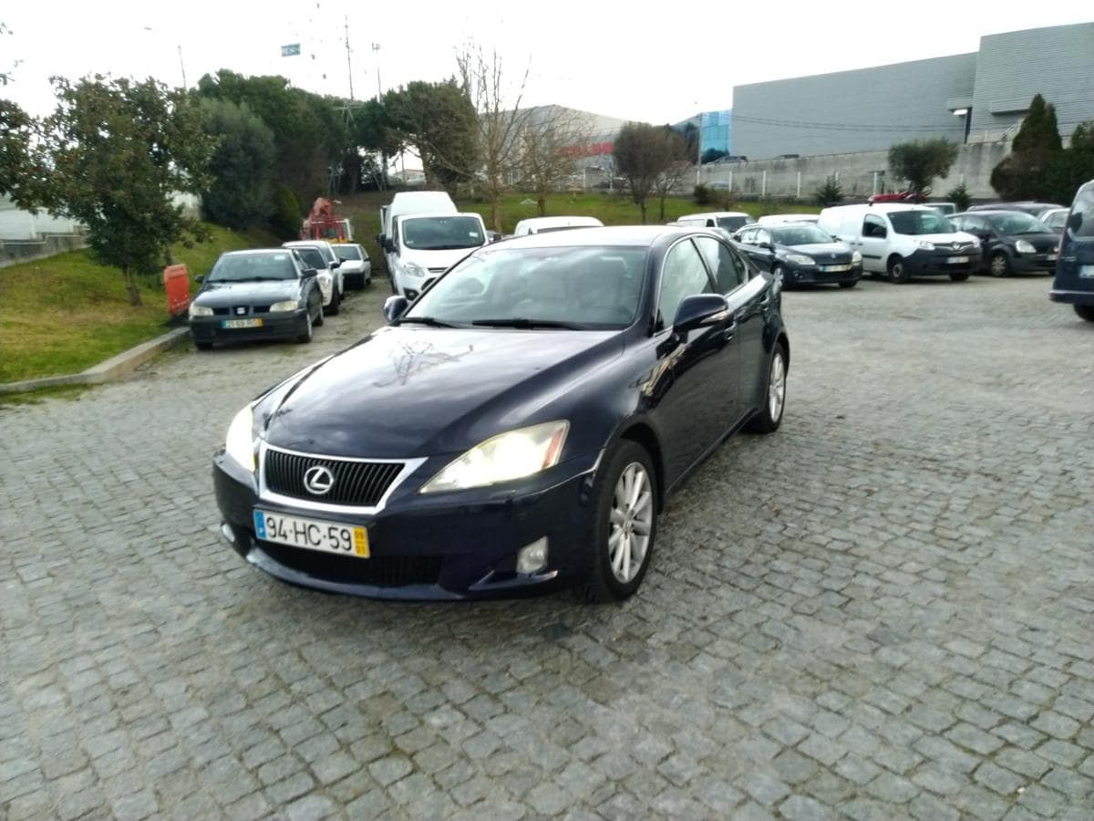 Lexus IS 220D · Ano 2009 — imagem 3