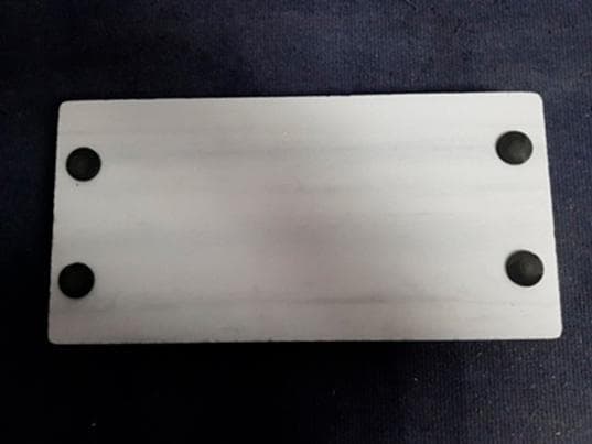 Bandeja mármol blanco asas de bronce 40x20x1 — imagen 2
