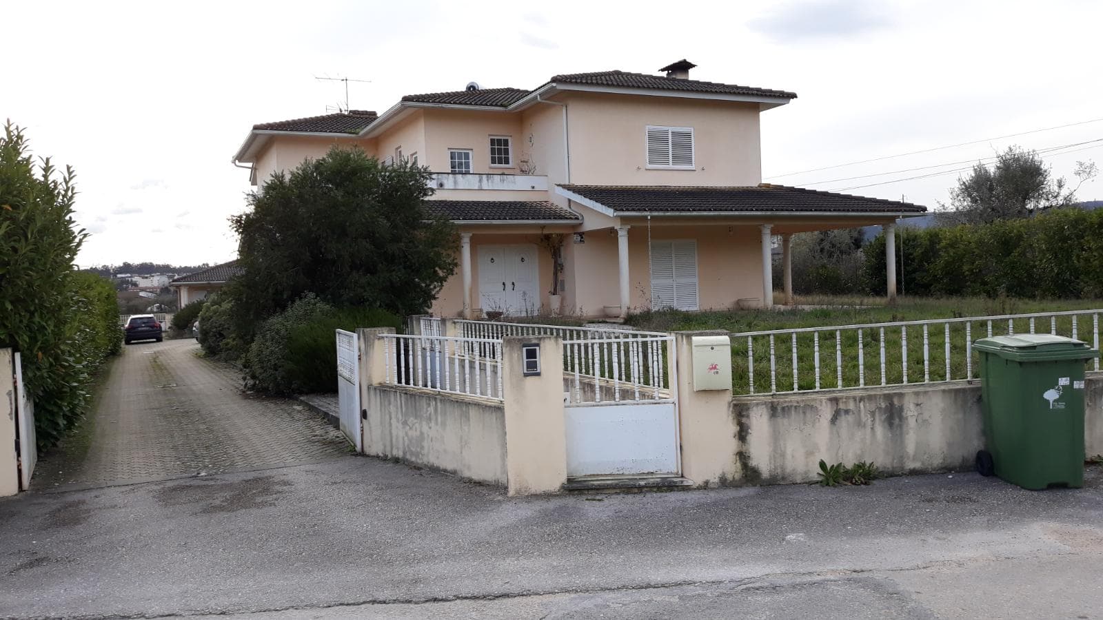 Moradia V4 + Terreno · Vila Nova de Poiares — image 1