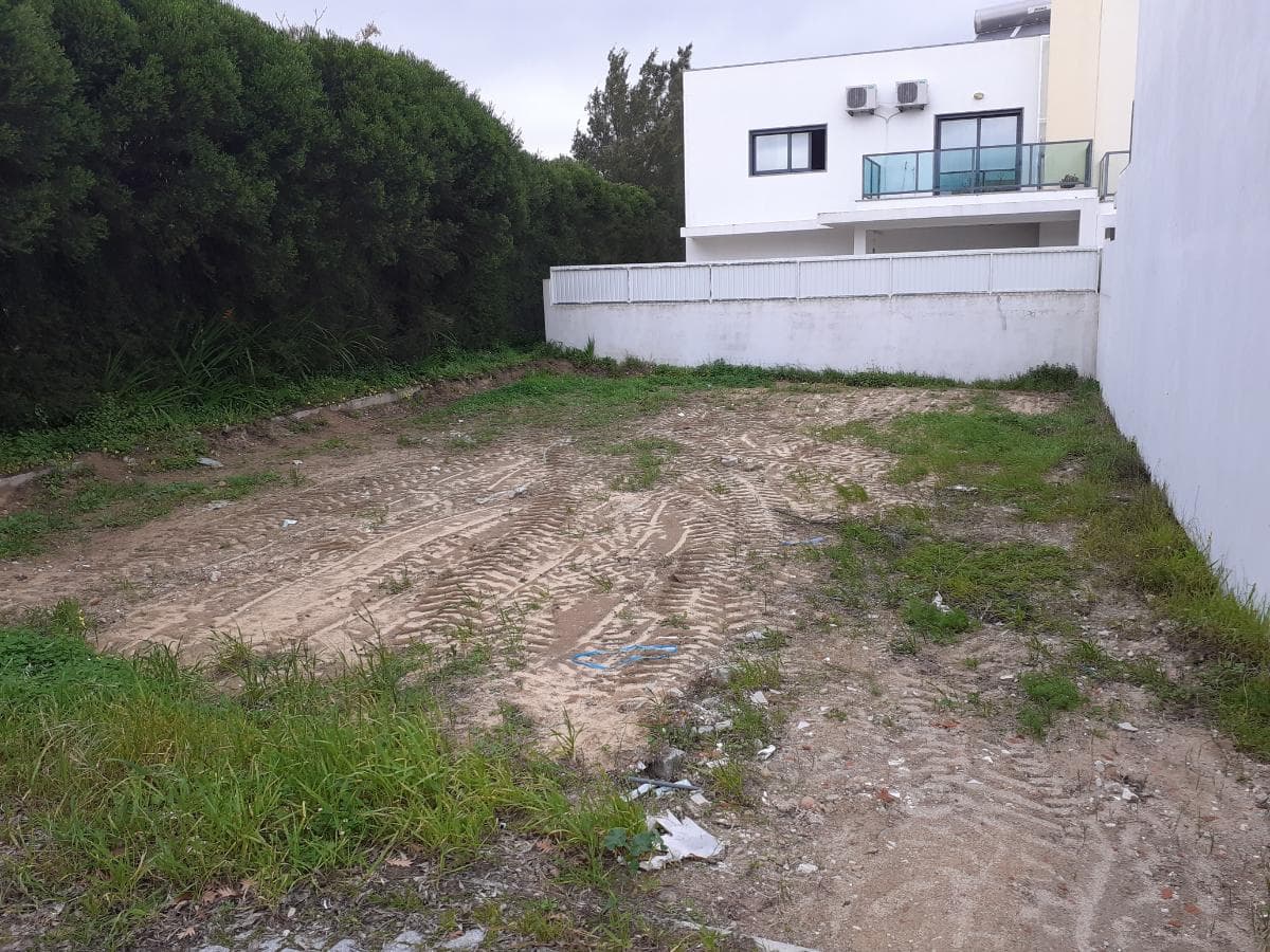 1/2 de Lote para Construção · Barreiro