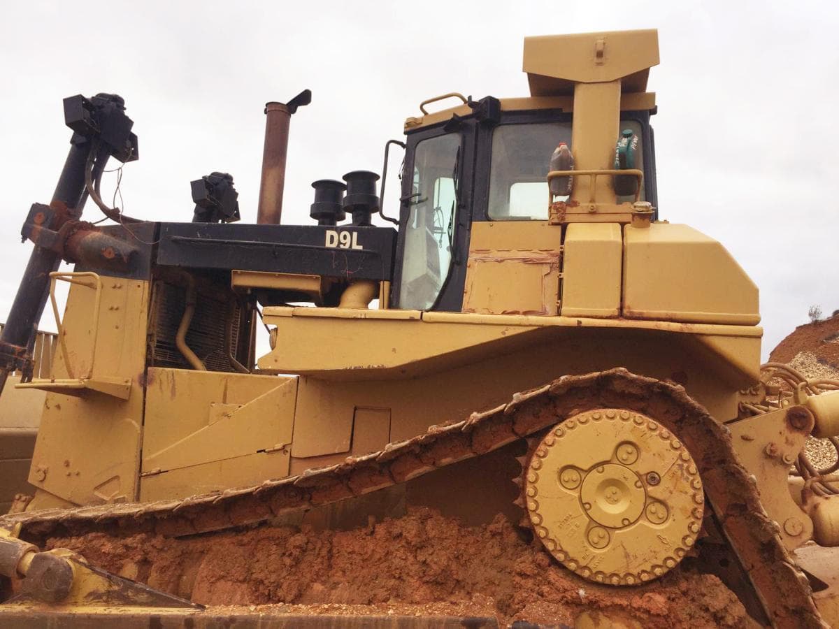 Bulldocer Cat D9 — imagem 3
