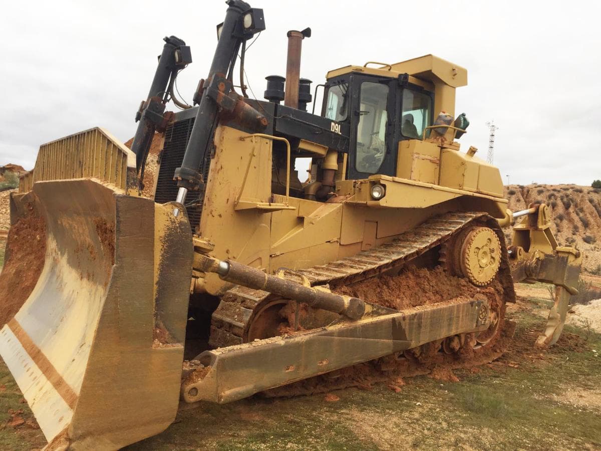 Bulldocer Cat D9 — imagem 5